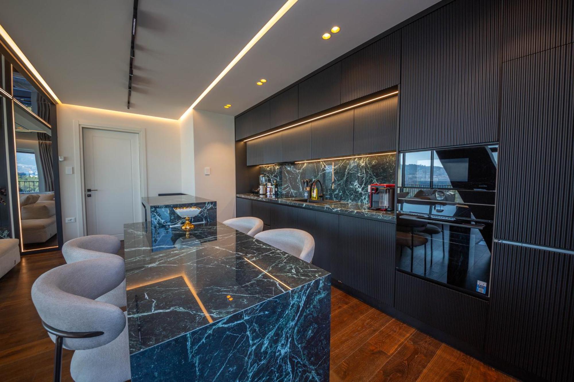 Side Apartment *